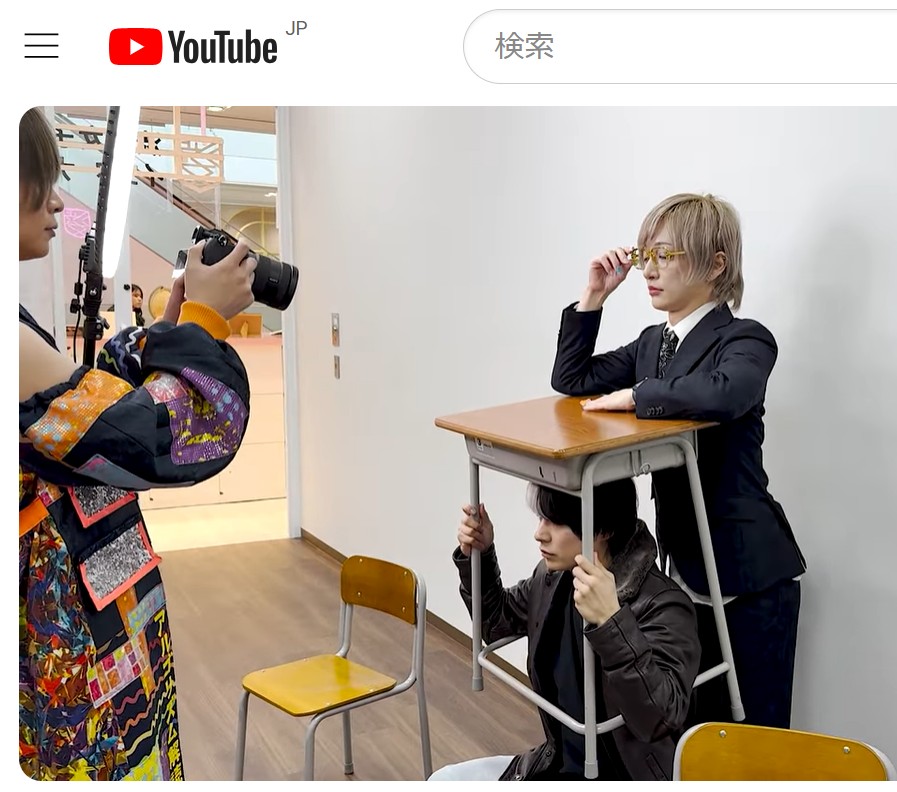 生徒が大人気アイドルユーチューバーのラインスタンプ制作サポート♪